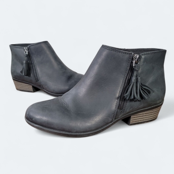 Clarks Collection Women's Black Leather Ankle Boots Size 7.5 Comfy Western Boho - Picture 1 of 14